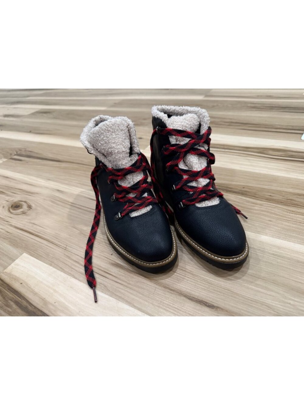 Dr. Scholl's So Cozy Black Sherpa Winter Boots Size 7M / EUR 37